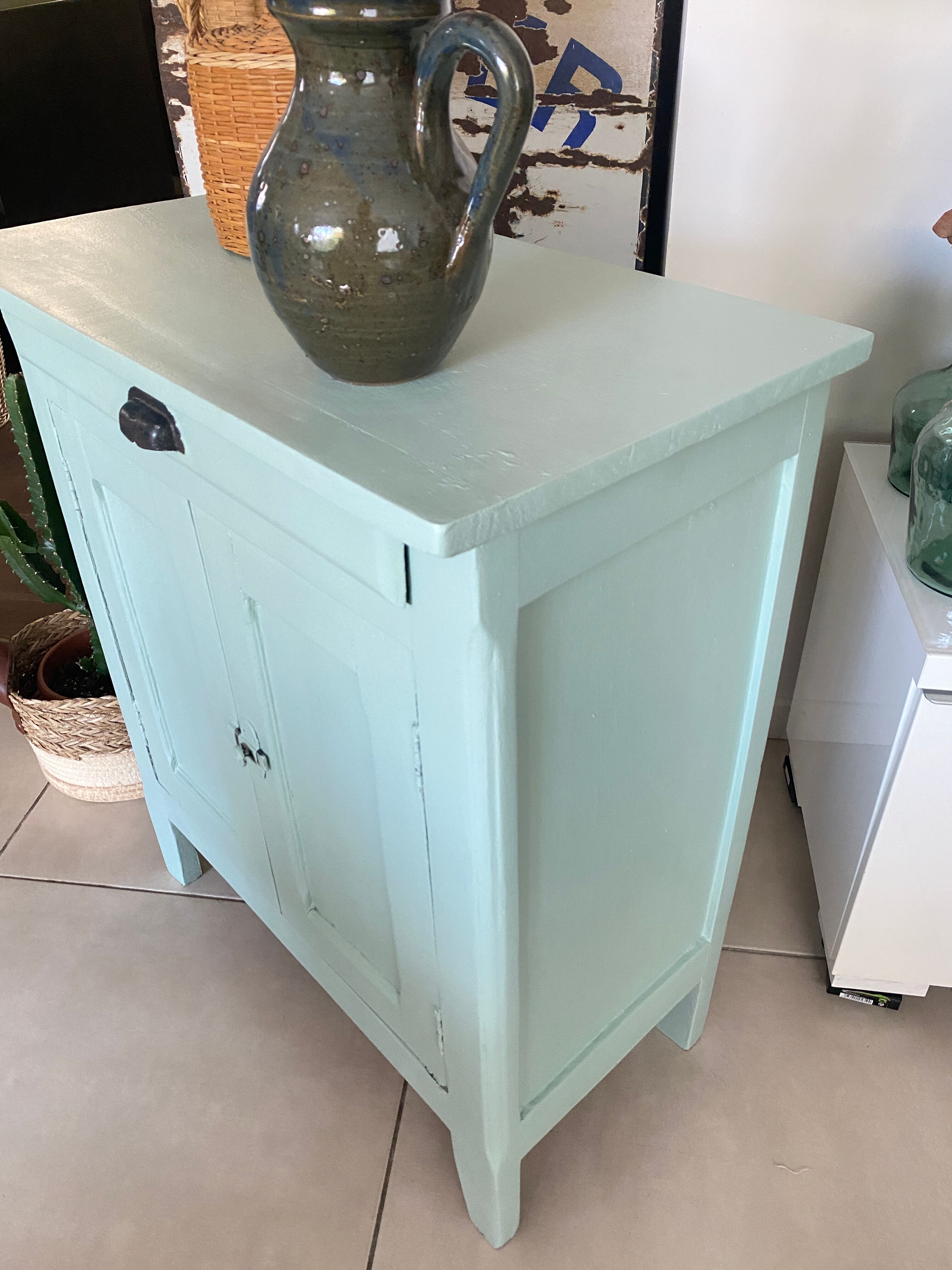 Buffet parisien vert mint
