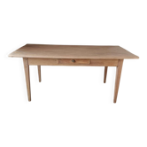 Farm table