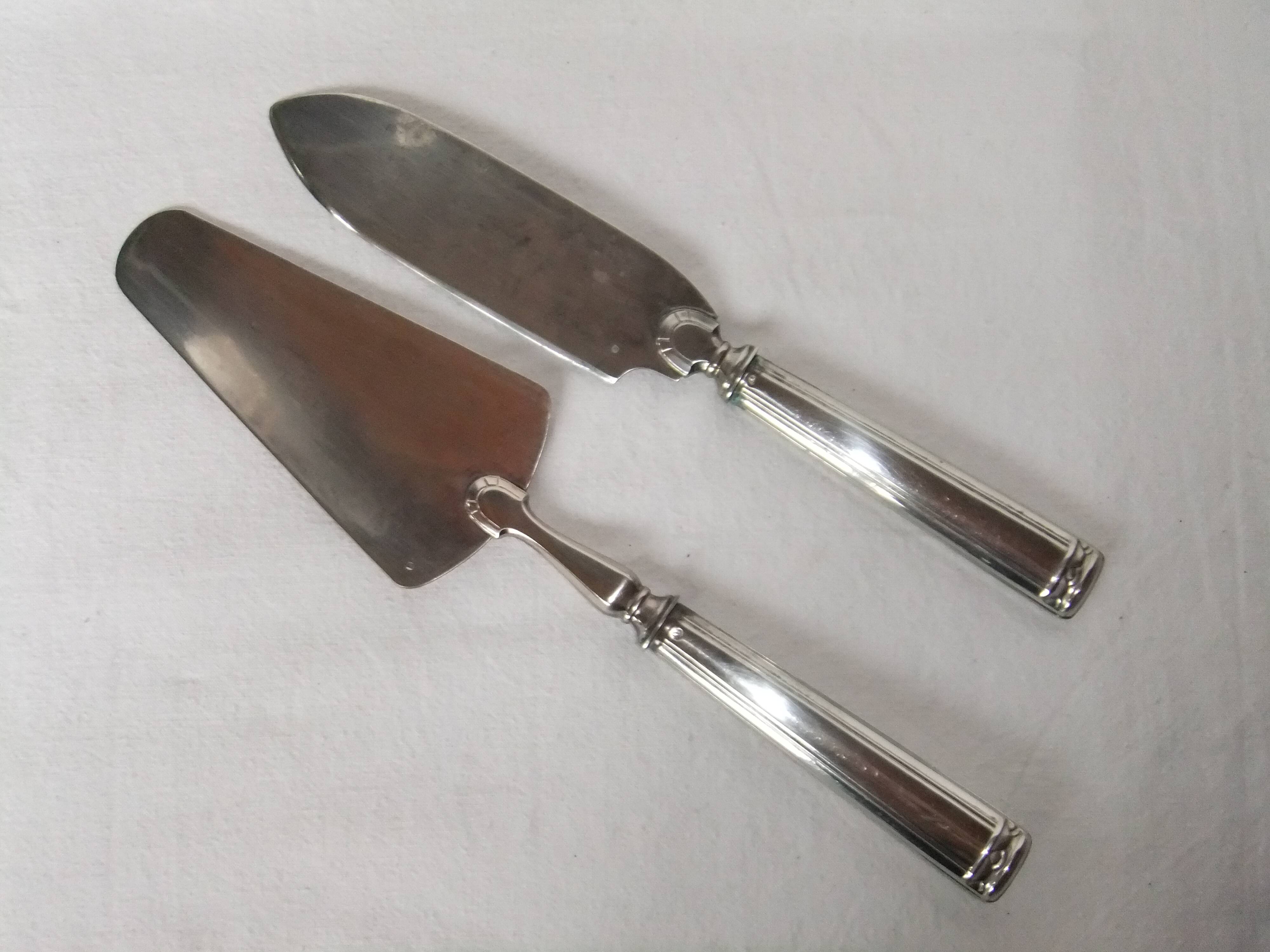 Cake service covered knife shovel Silver metal art deco hallmark