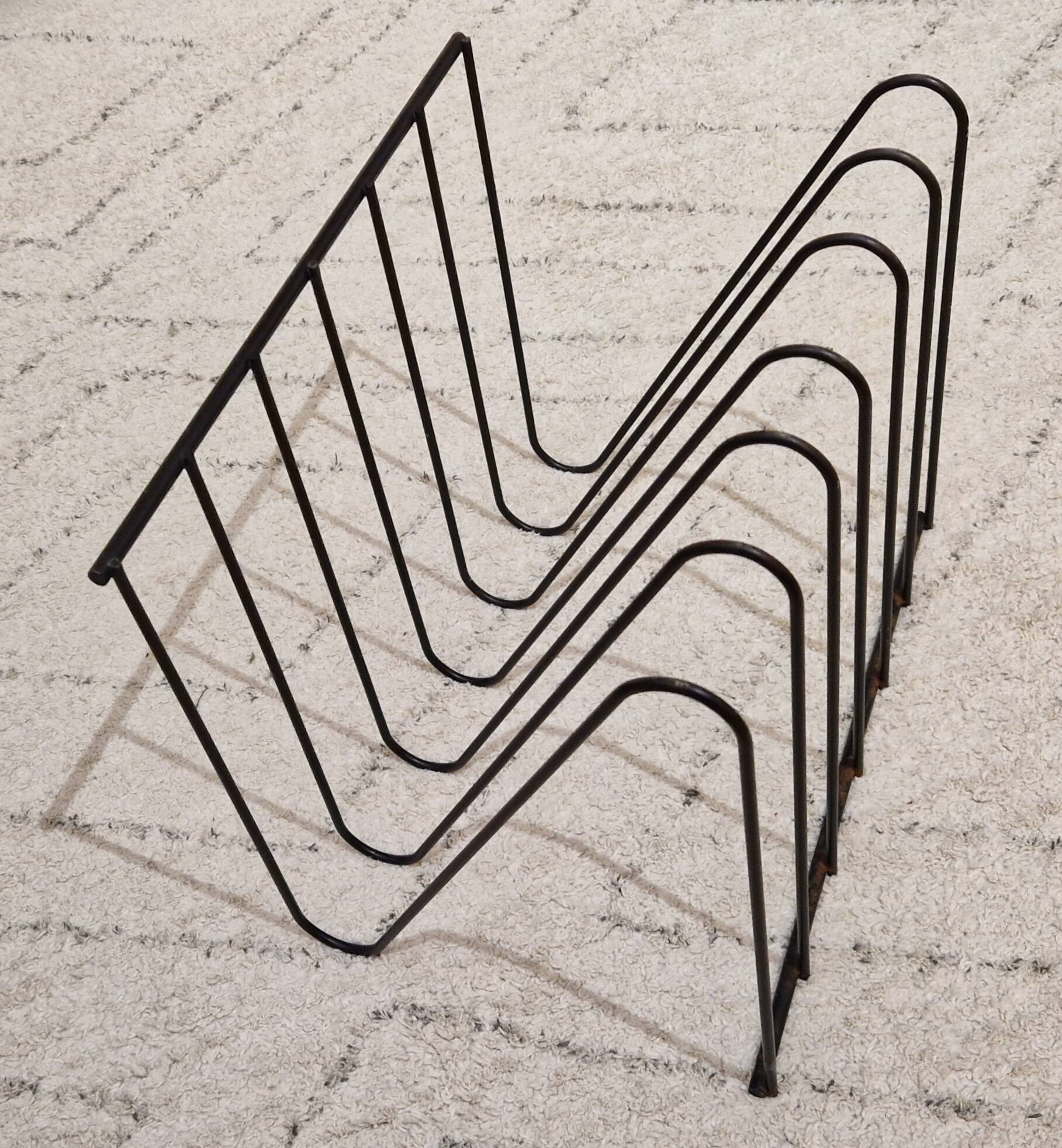 1970s magazine rack / record rack by François Arnal for Atelier A