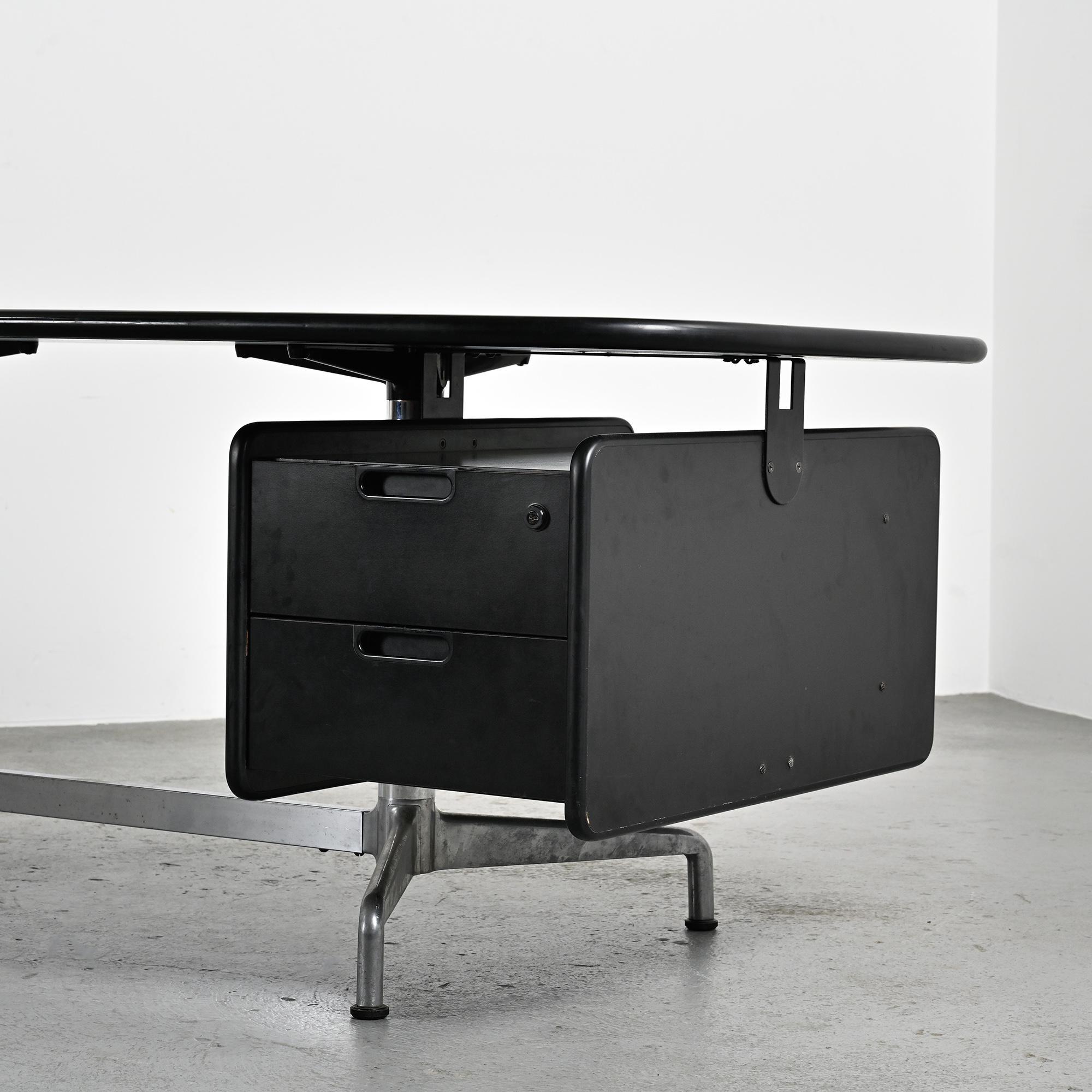 Black desk by Giancarlo Piretti for Castelli, Italy, circa 1970.