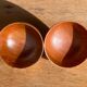 2 bols en bois naturel