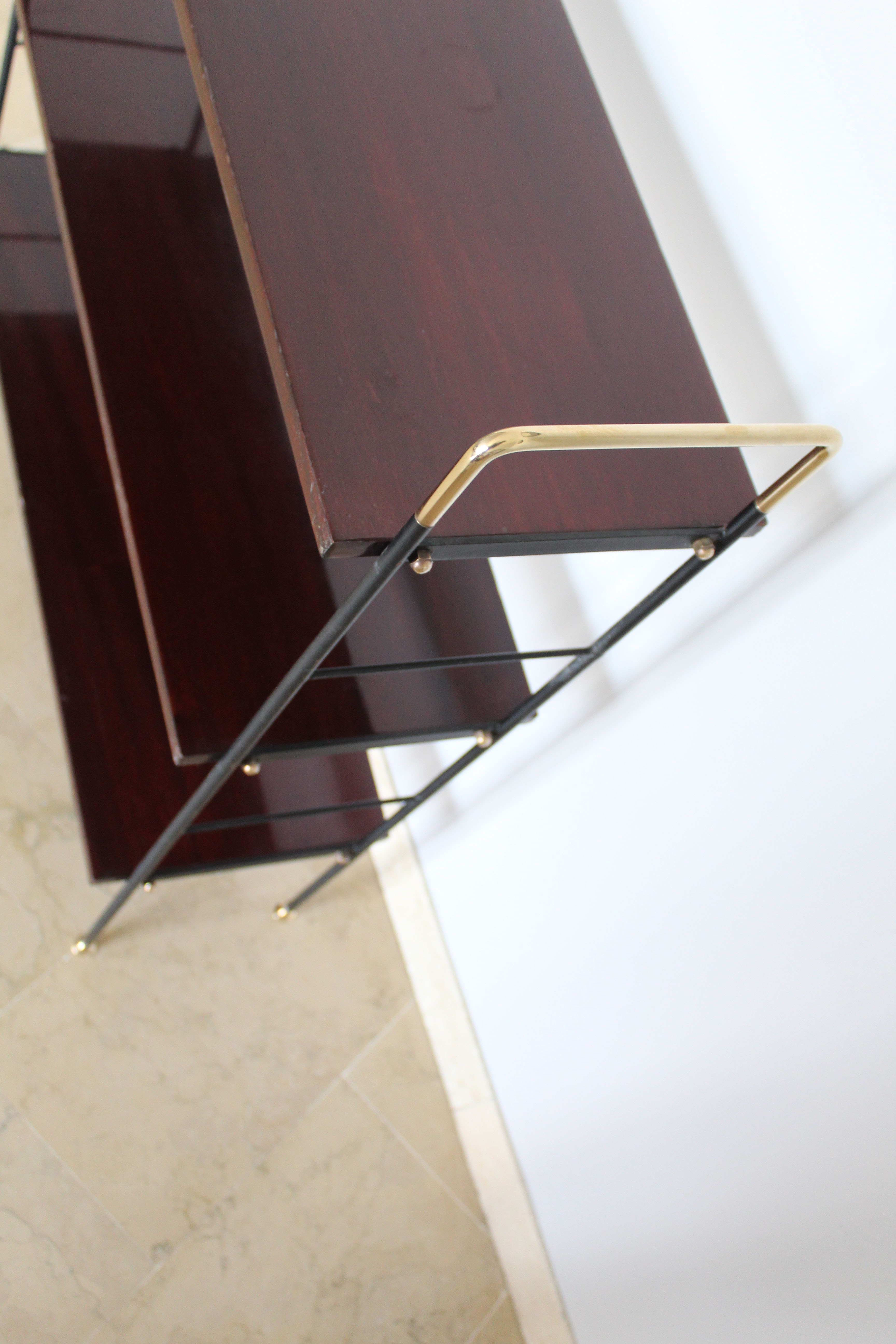 Etager, 1950s Italian bookcase in rosewood, brass and iron