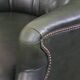 Fauteuil Chesterfield en cuir de vache vert de style anglais classique