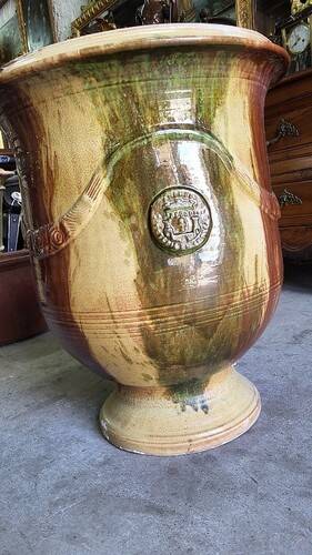 Large glazed terracotta flower pot the Madeleine Anduze