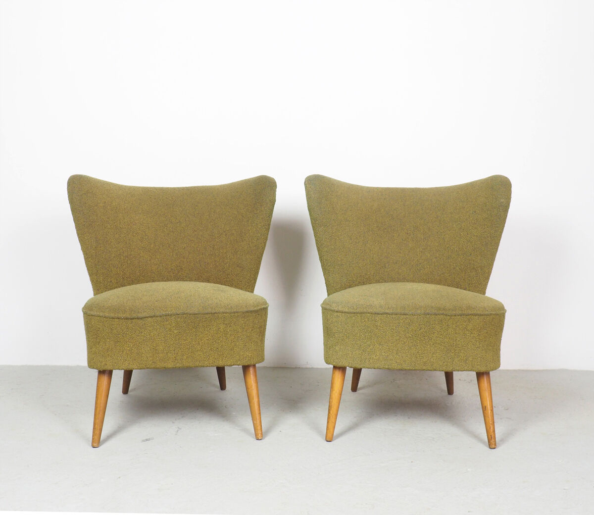 Paire de fauteuils cocktail verts des années 1950
