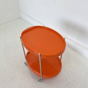 Chariot de service en chrome de l'ère spatiale avec plateaux en plastique orange, années 1970