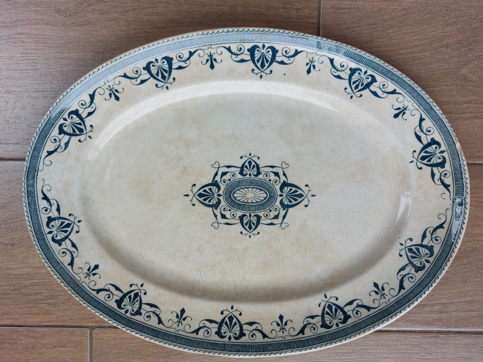 Large serving dish Terre de fer Creil Montereau