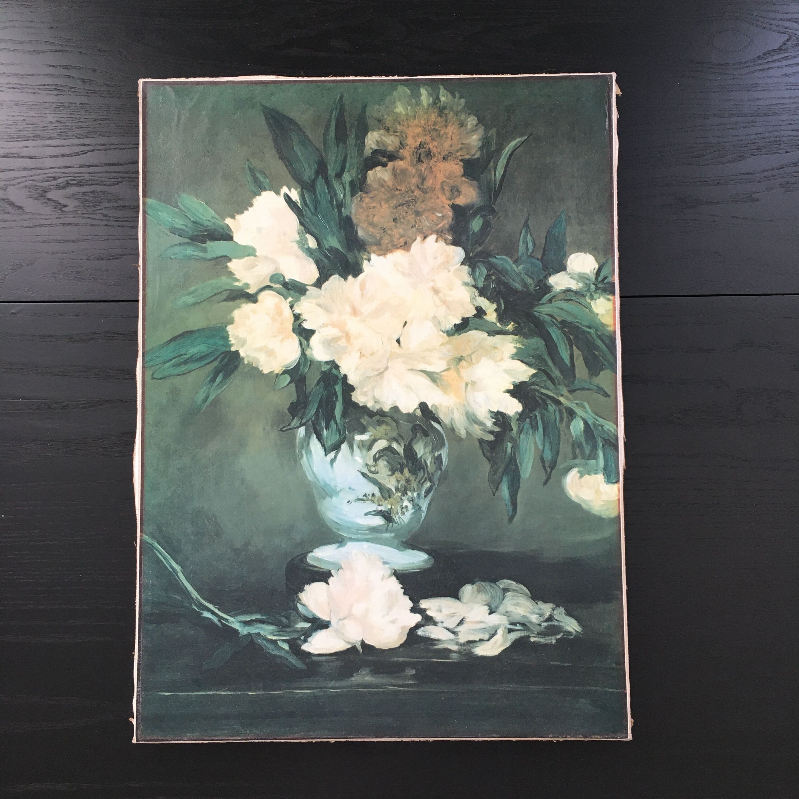 White bouquet reproduction table