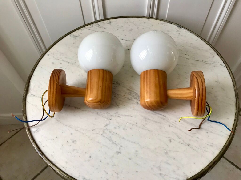 Pair of opline sconces and blond wood pine desgin years 60-70