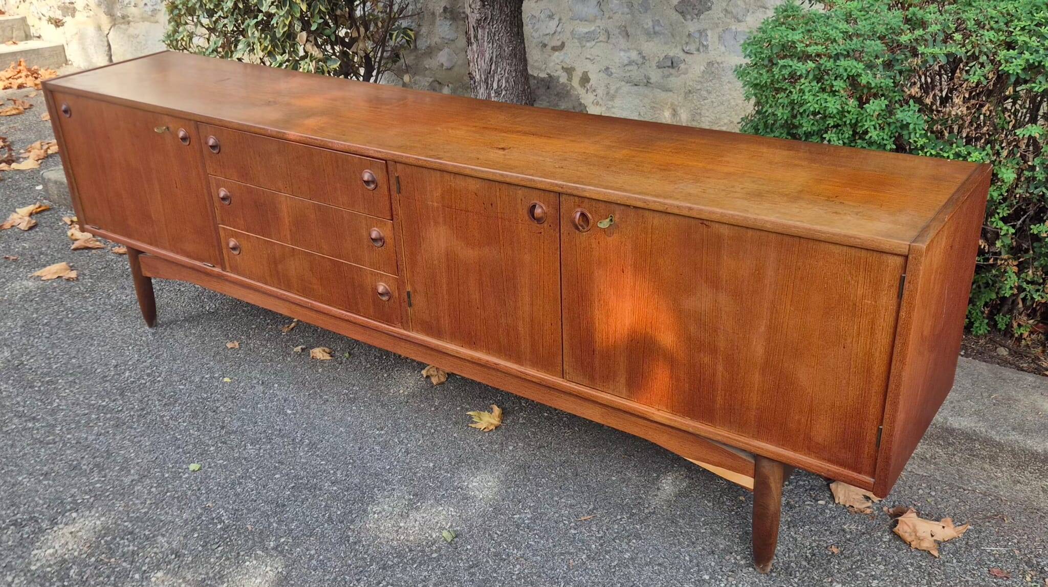 Enfilade scandinave en teck. 1950