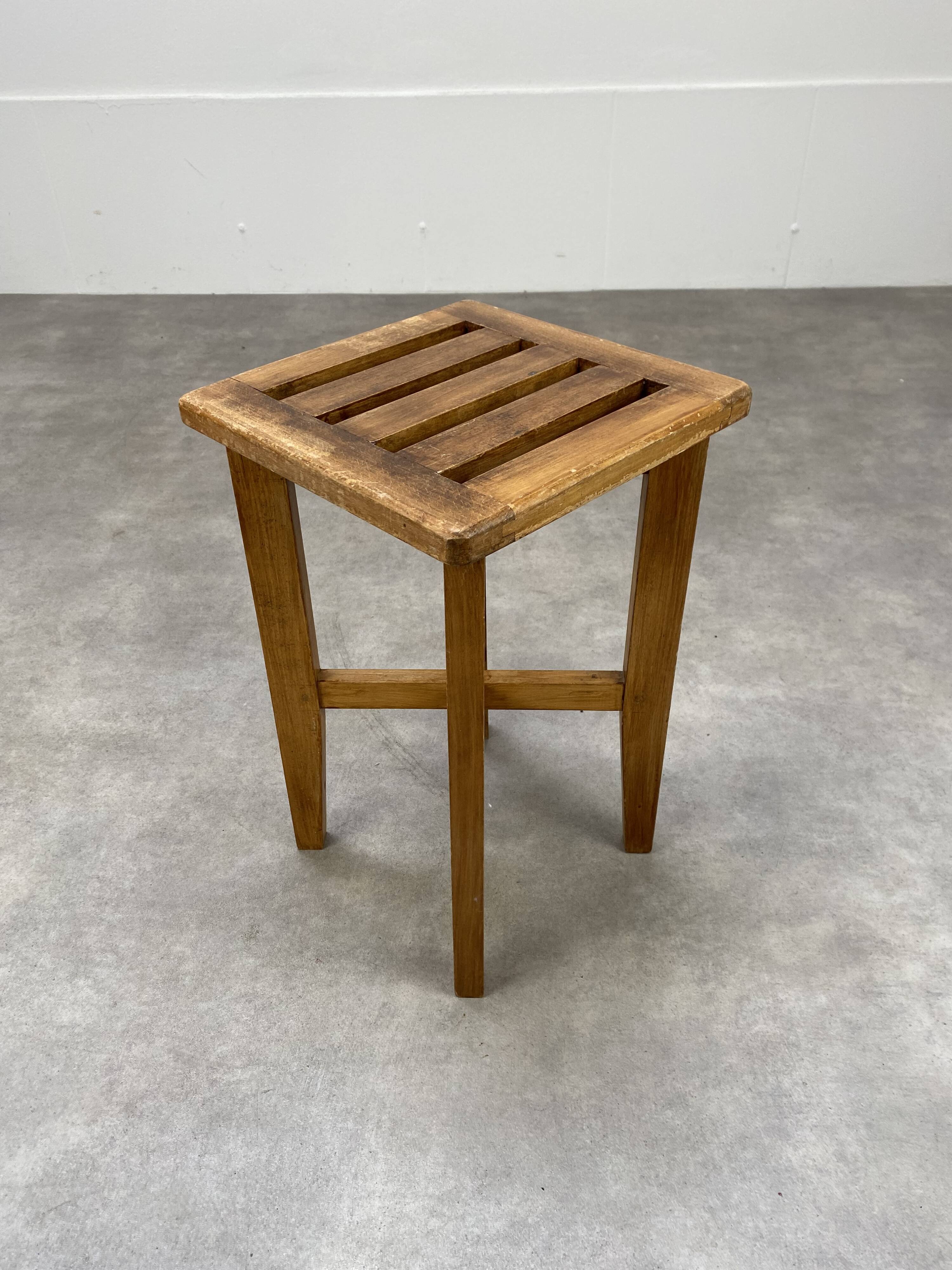 Stool reconstruction 50s with wooden slats
