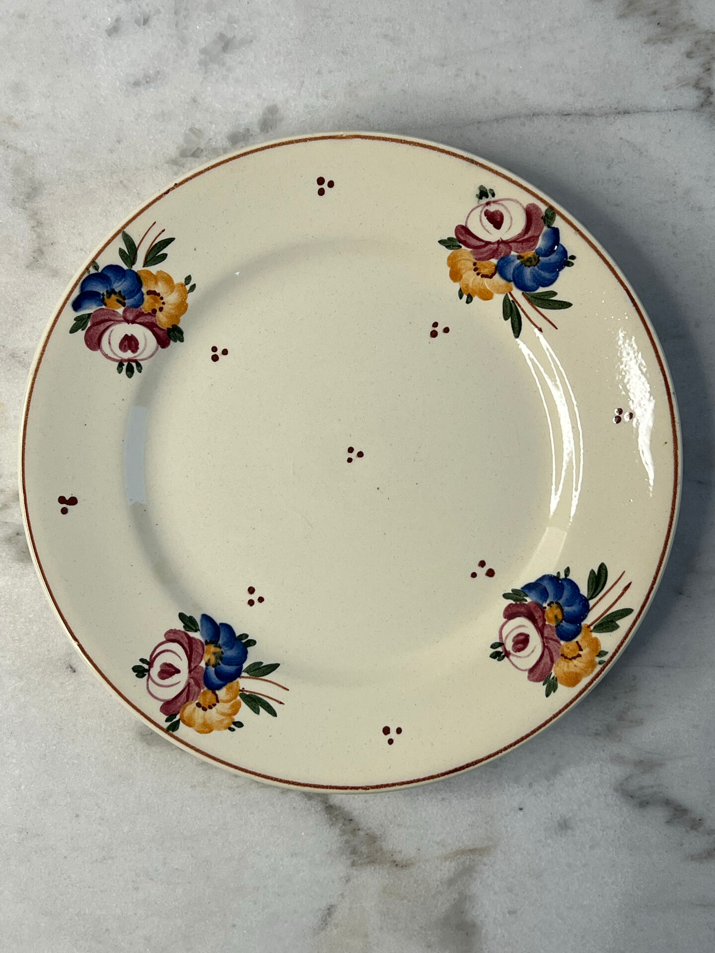 Assiette en faïence peinte à la main 22cm