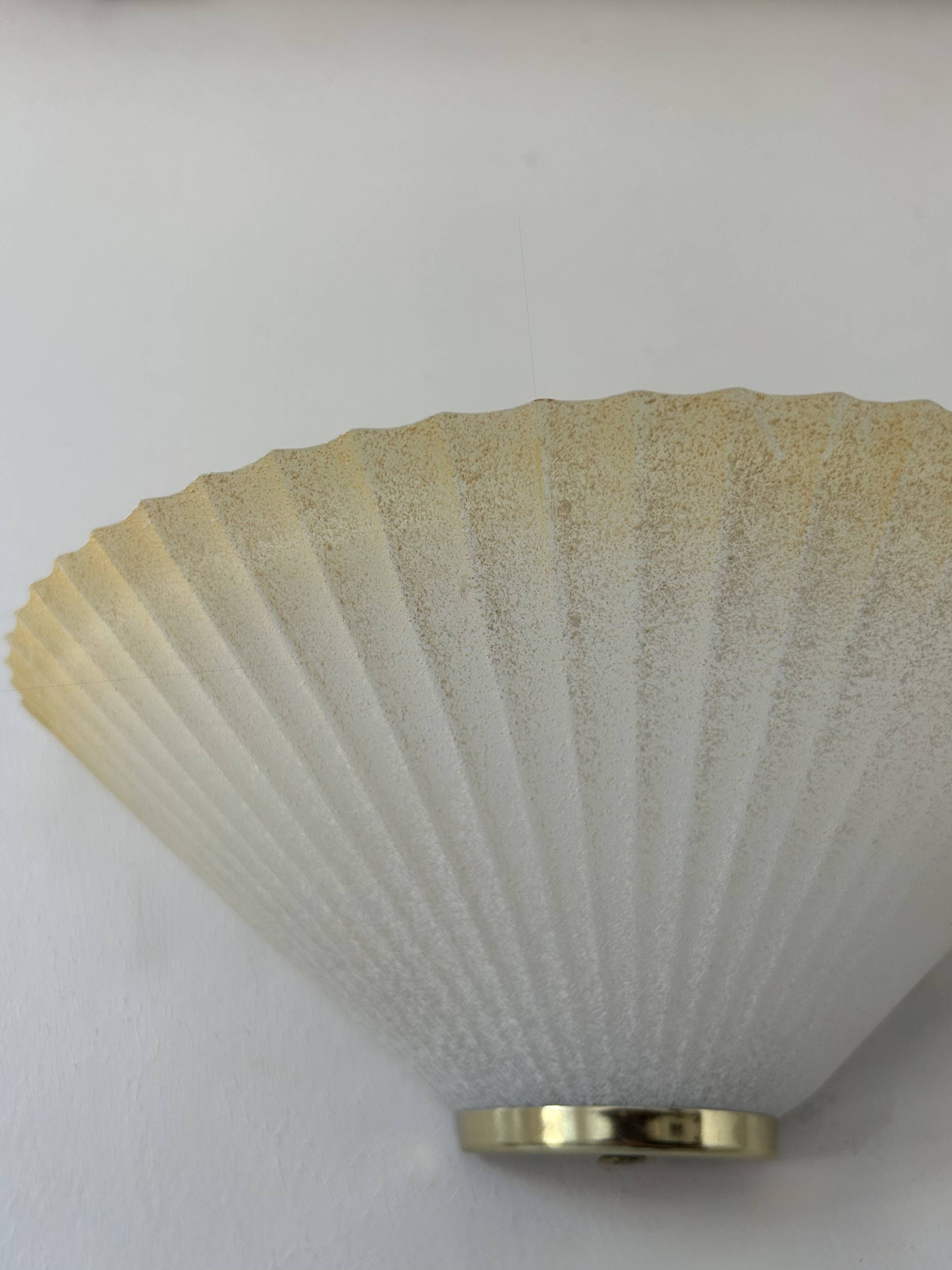 Paire d'appliques vintage coquillage, verre et laiton, France, 1970