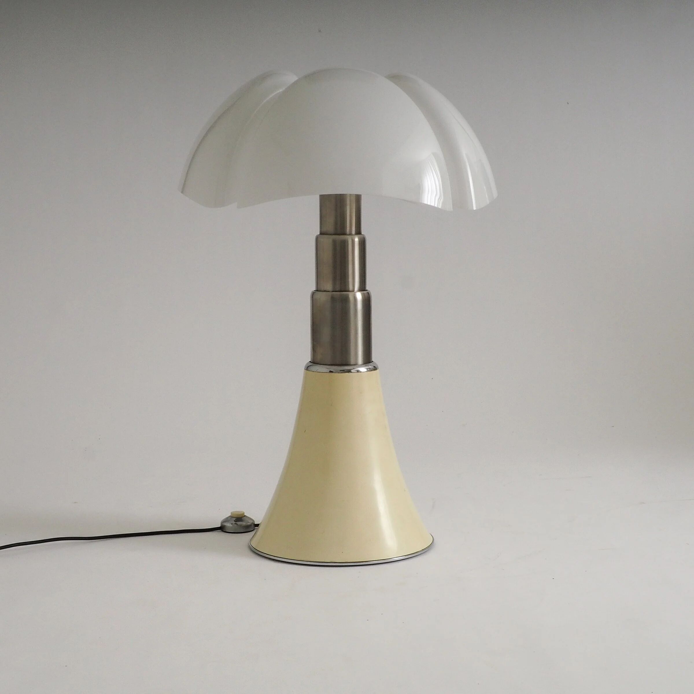 Large vintage Pipistrello table lamp by Gae Aulenti for Martinelli Luce