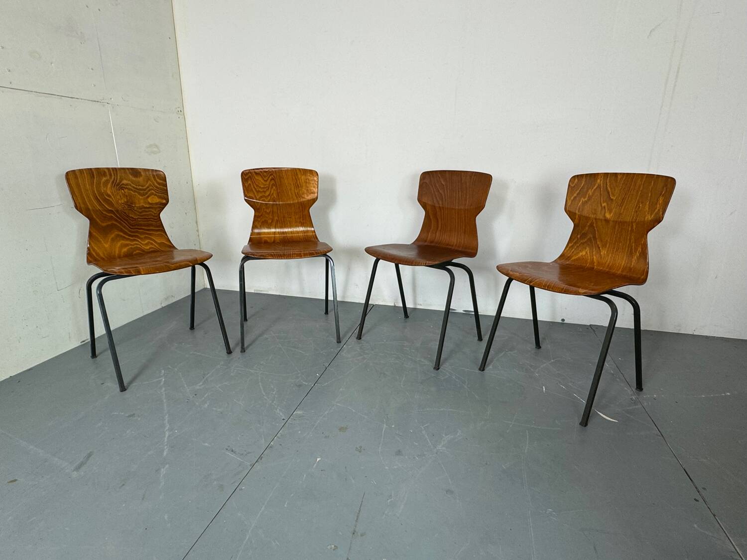 Chaises industrielles modernes du milieu du siècle d'Eromes, années 1960, lot de 4