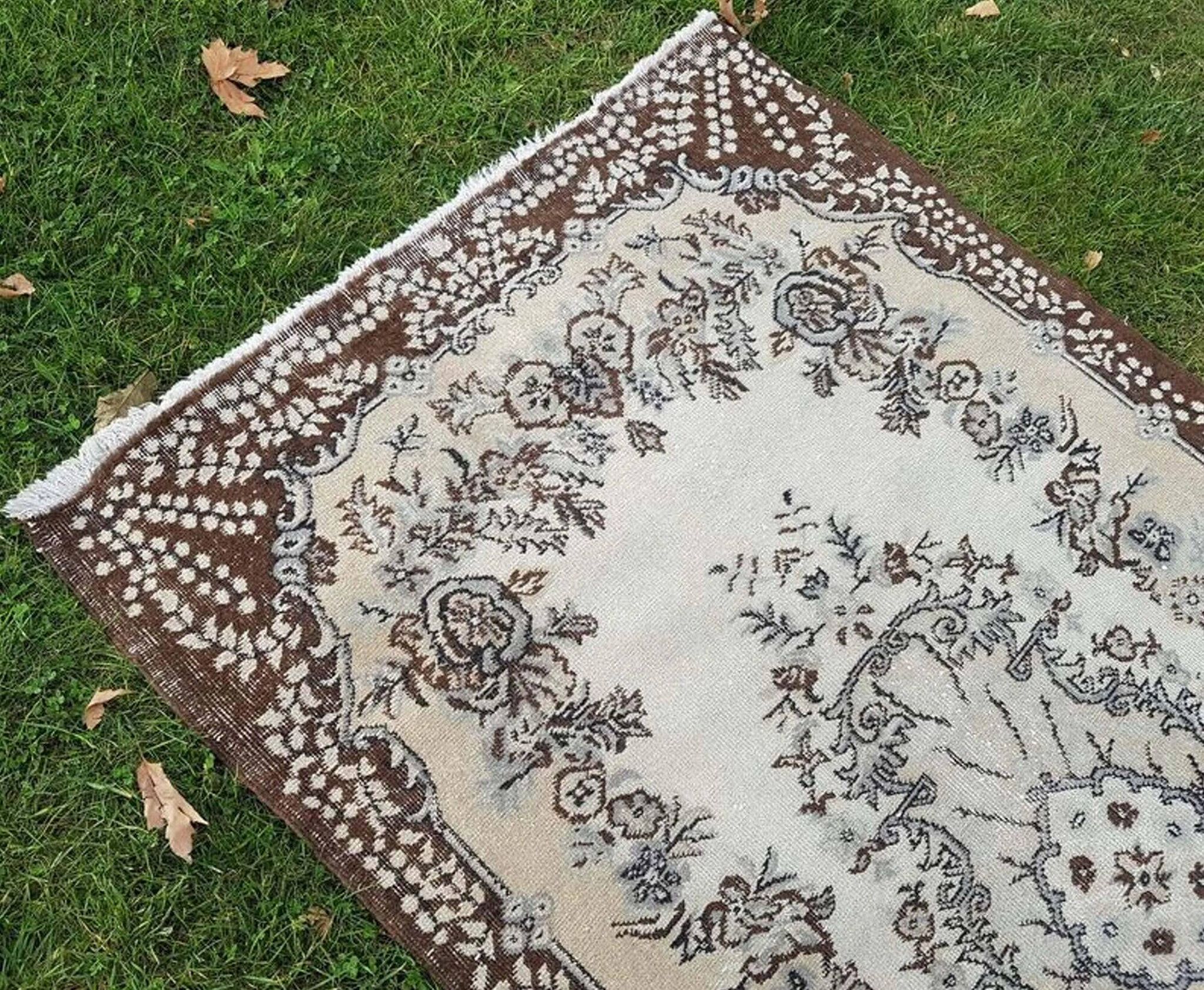 Vintage handmade Turkish rug 118x220 cm