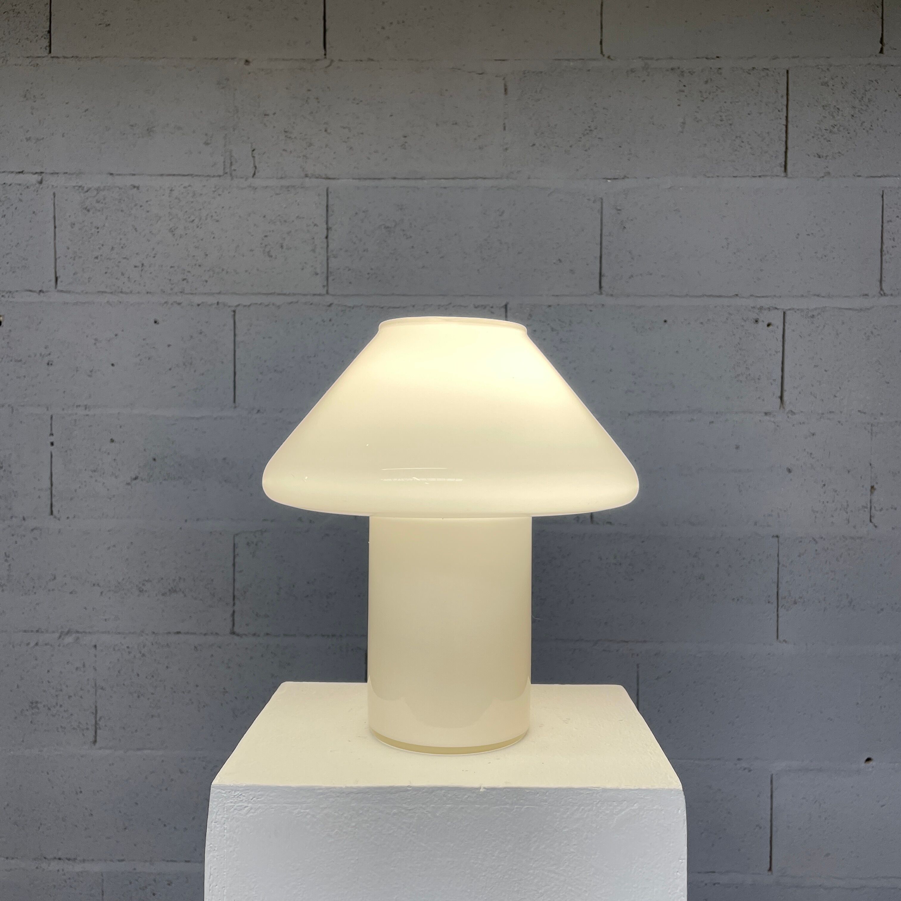 Glass lamp, Hala Zeist