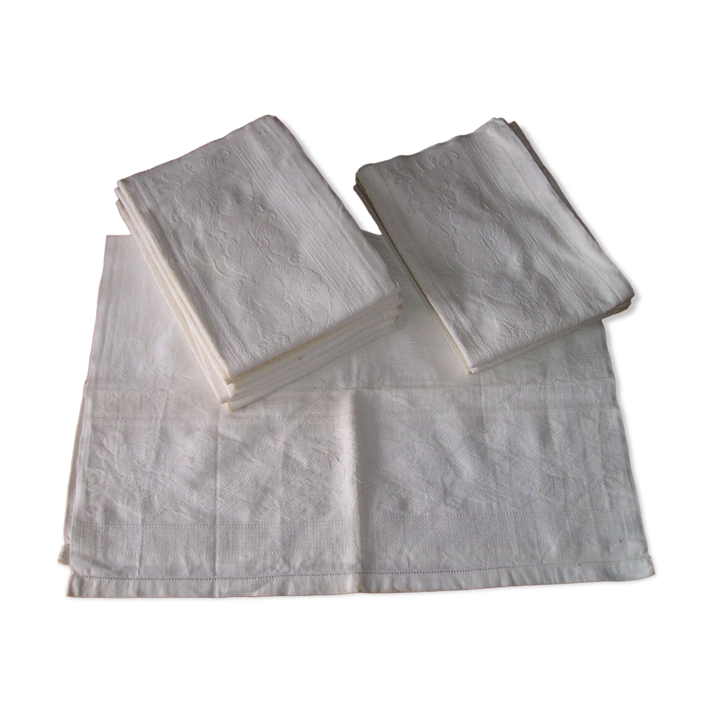 Set of 12 embroidered napkins