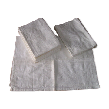 Set de 12 serviettes de table brodées
