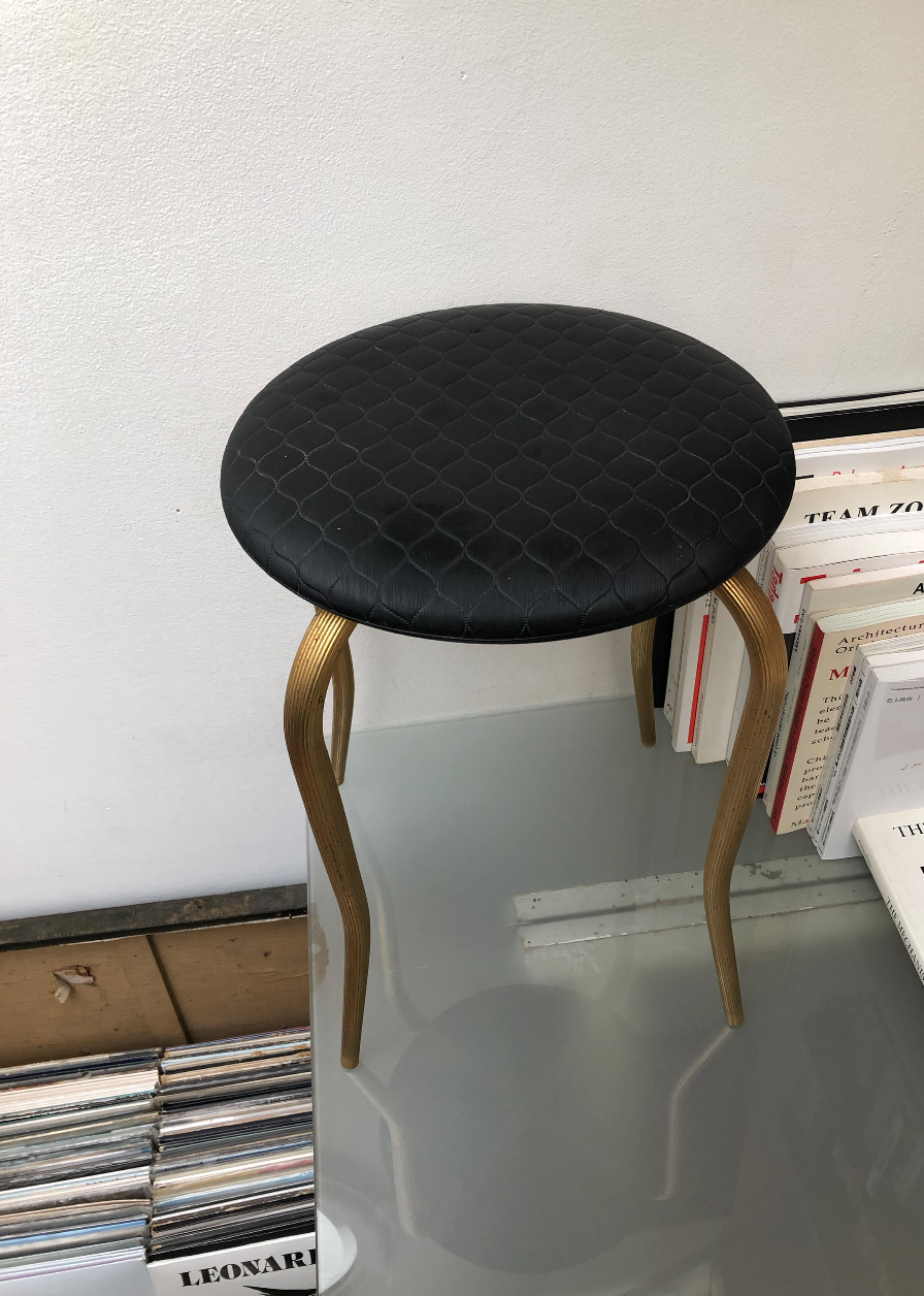Padded tabouret
