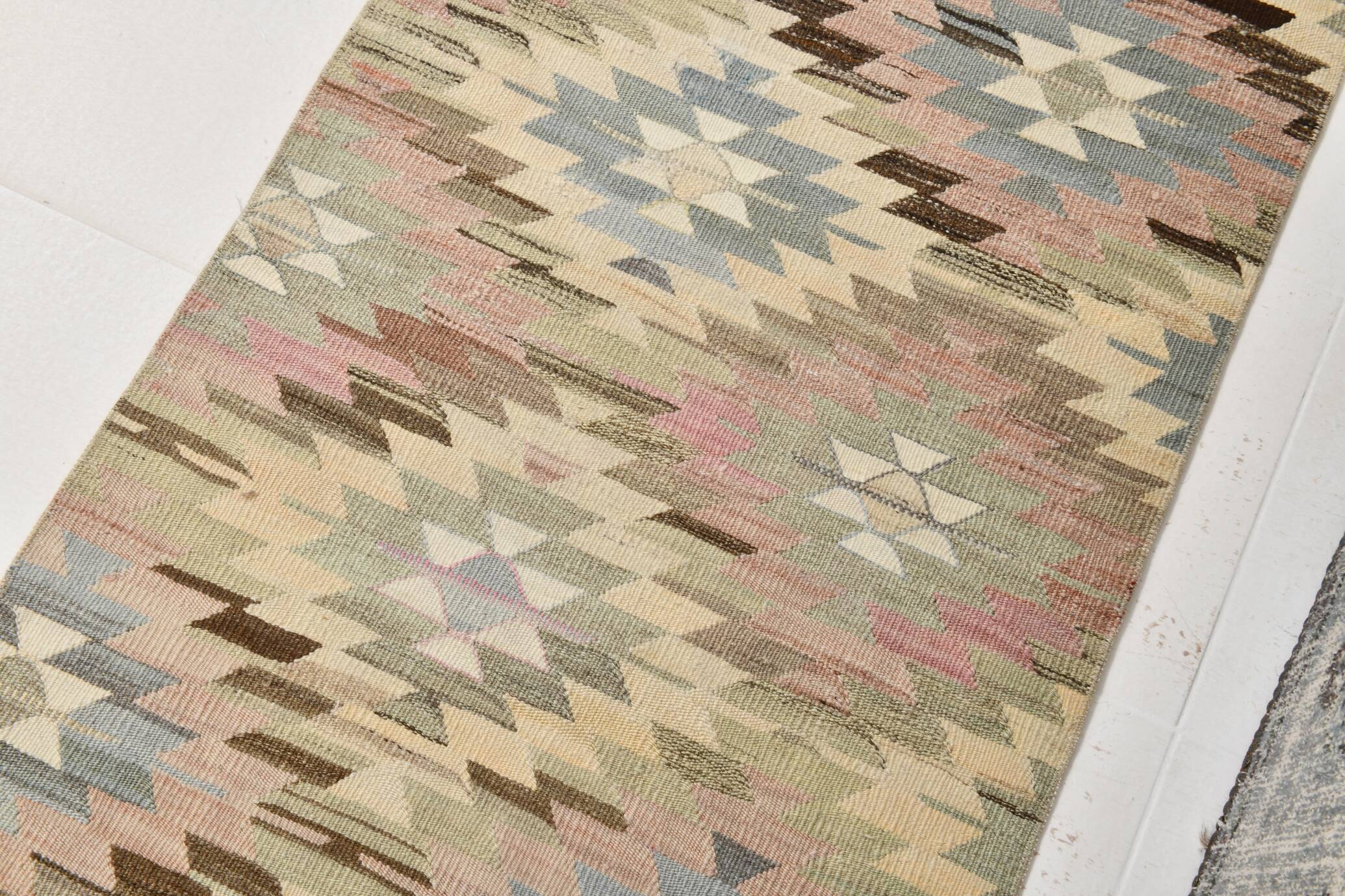 3x10 Pink & Cream Vintage Kilim Runner Rug, 81x306Cm