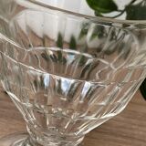 2 wine glasses