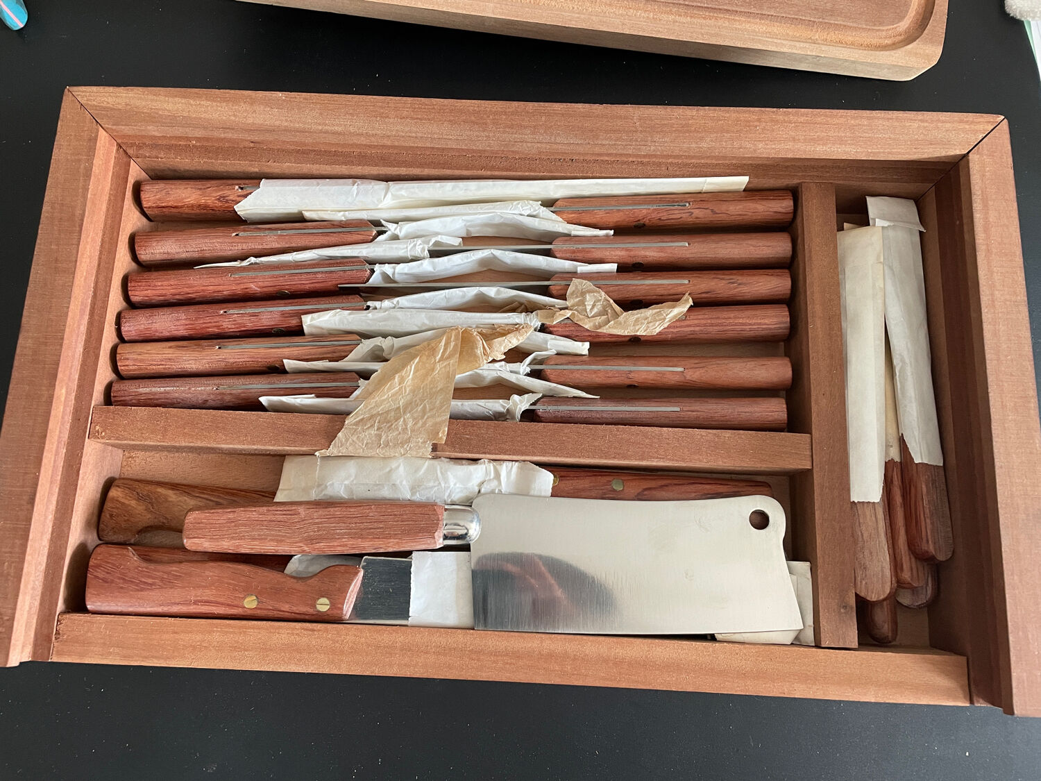 Cutlery box and meat log