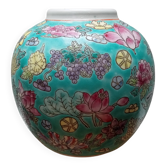 round porcelain vase from China, 19th century, glazed, diameter 11 cm
