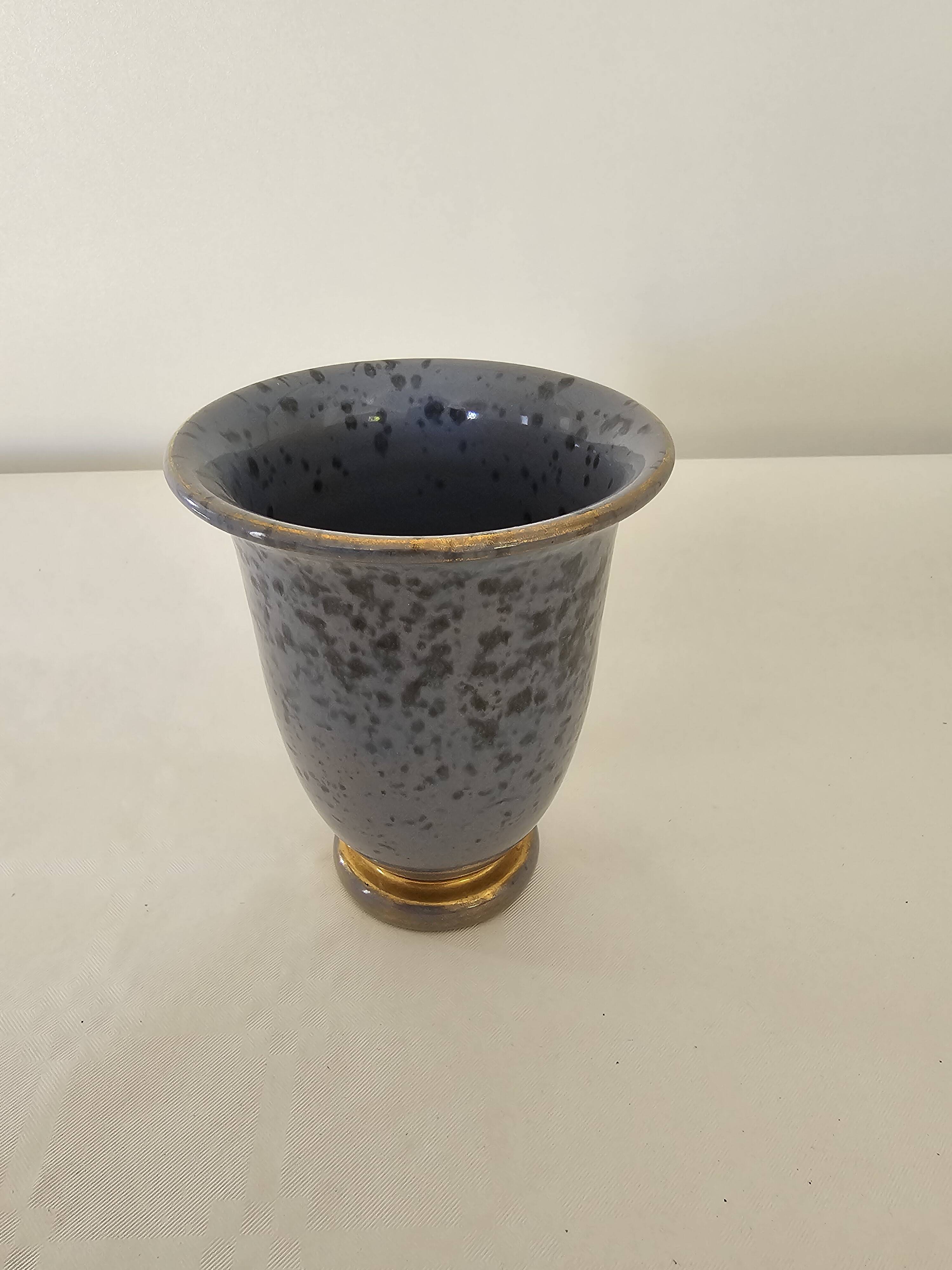 Blue ceramic vase signed (Signature to be identified) Height 12cm