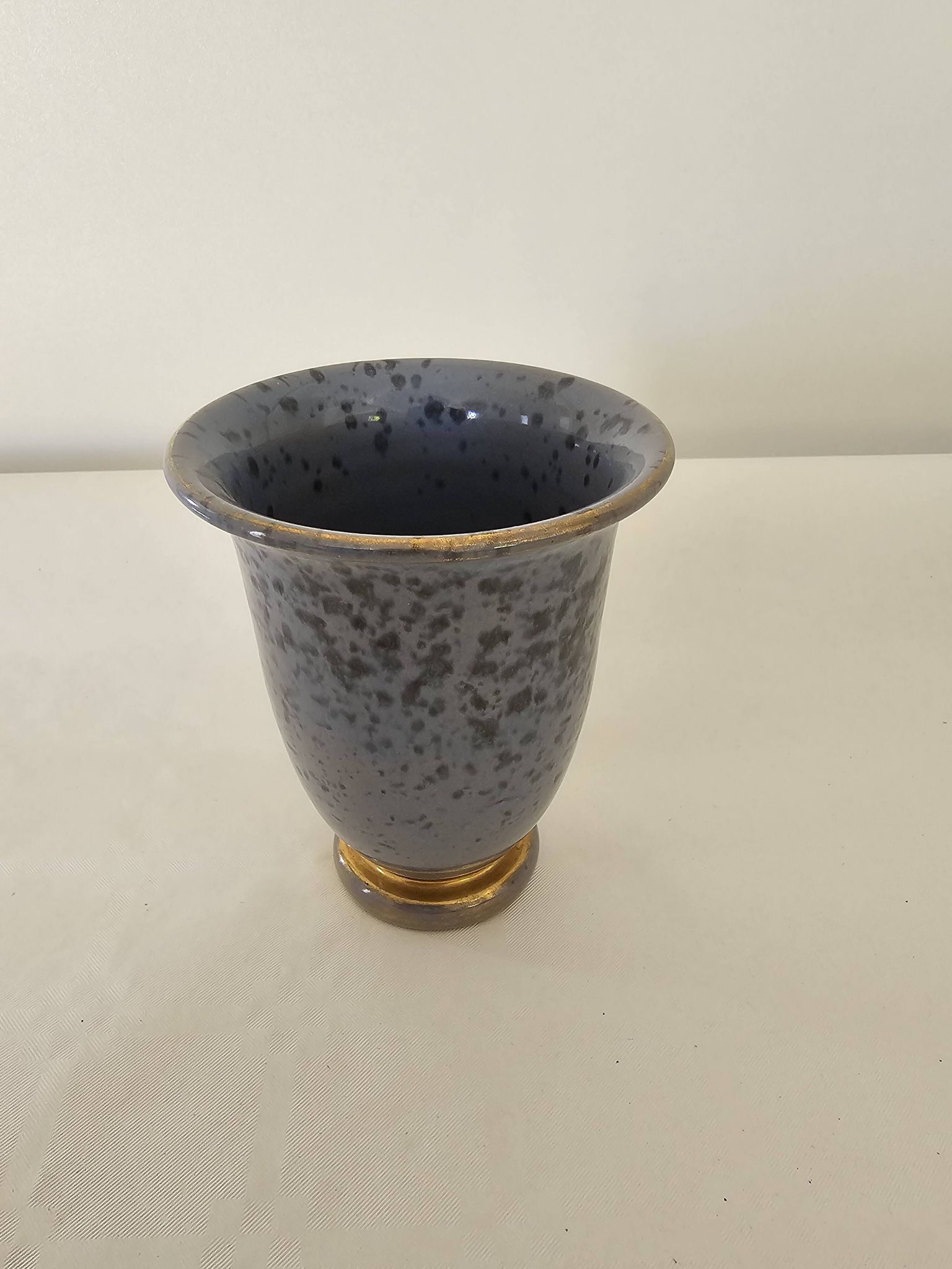 Blue ceramic vase signed (Signature to be identified) Height 12cm