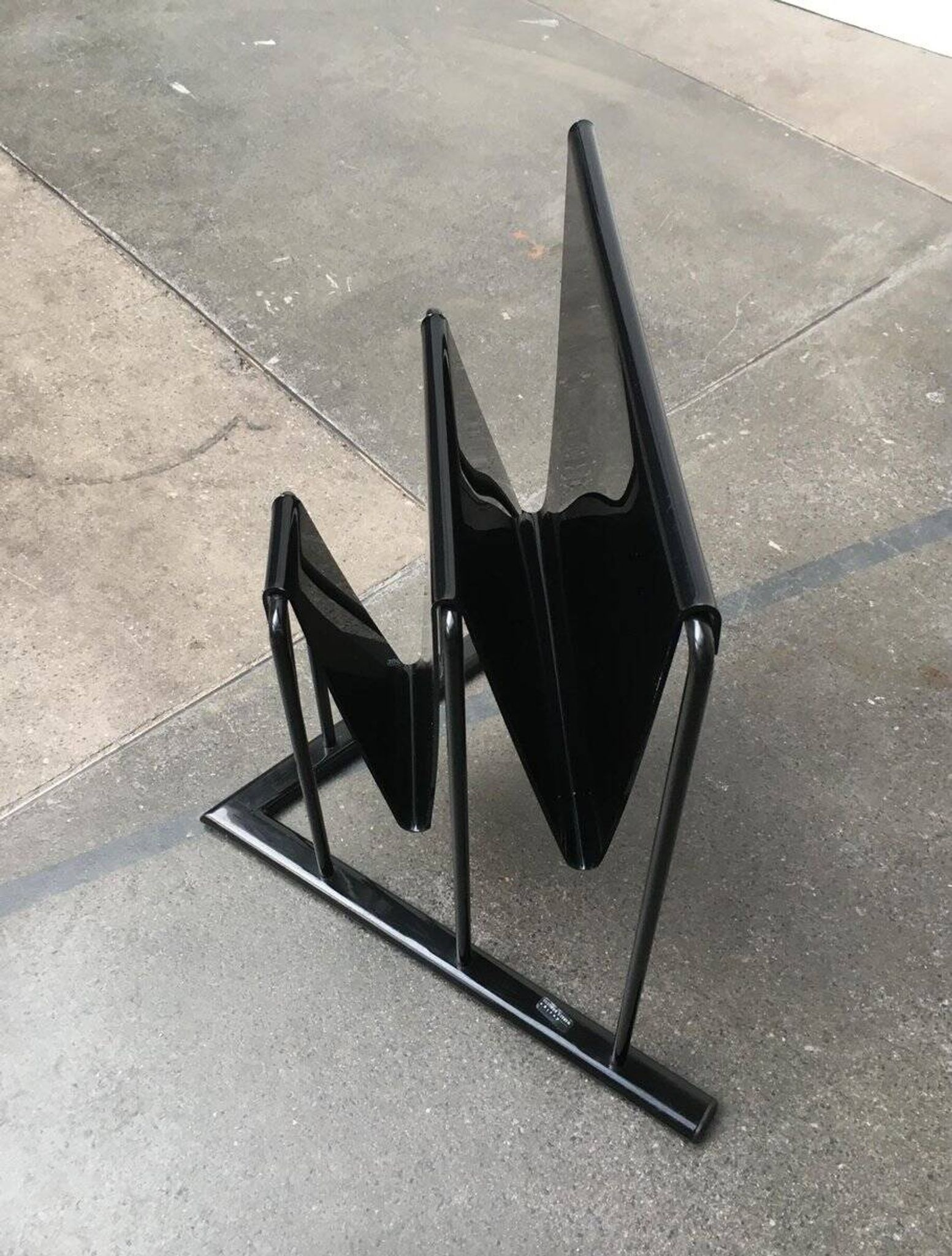 Postmodern vintage magazine rack by Markus Börgens for D-Tec, 1980s.