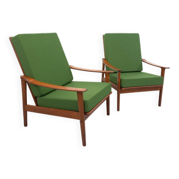 Pair of vintage Scandinavian armchairs in teak and green fabric from the 1960s.