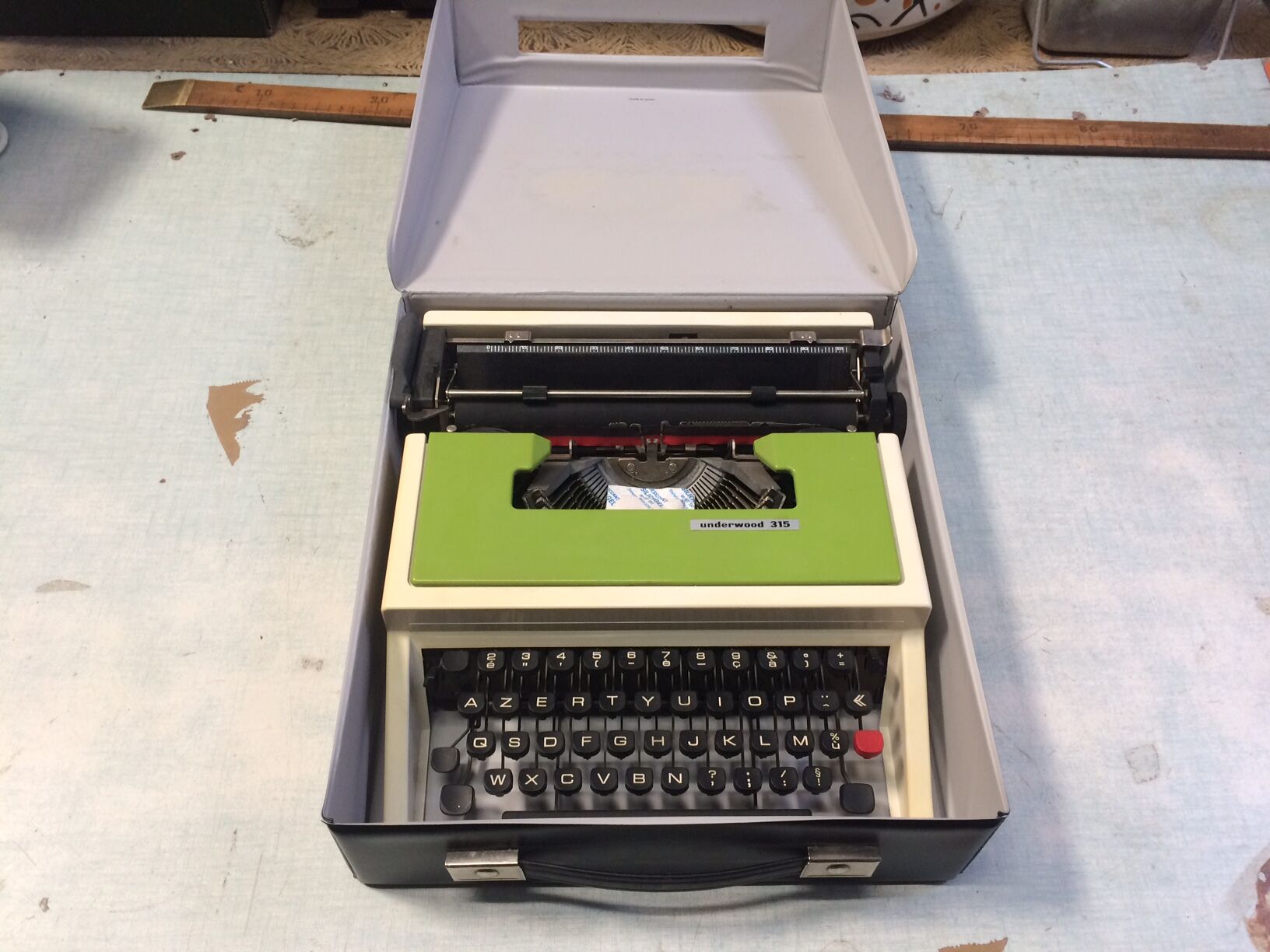 Underwood 315 olive green portable mechanical typewriter - 70s