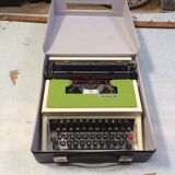 Underwood 315 olive green portable mechanical typewriter - 70s