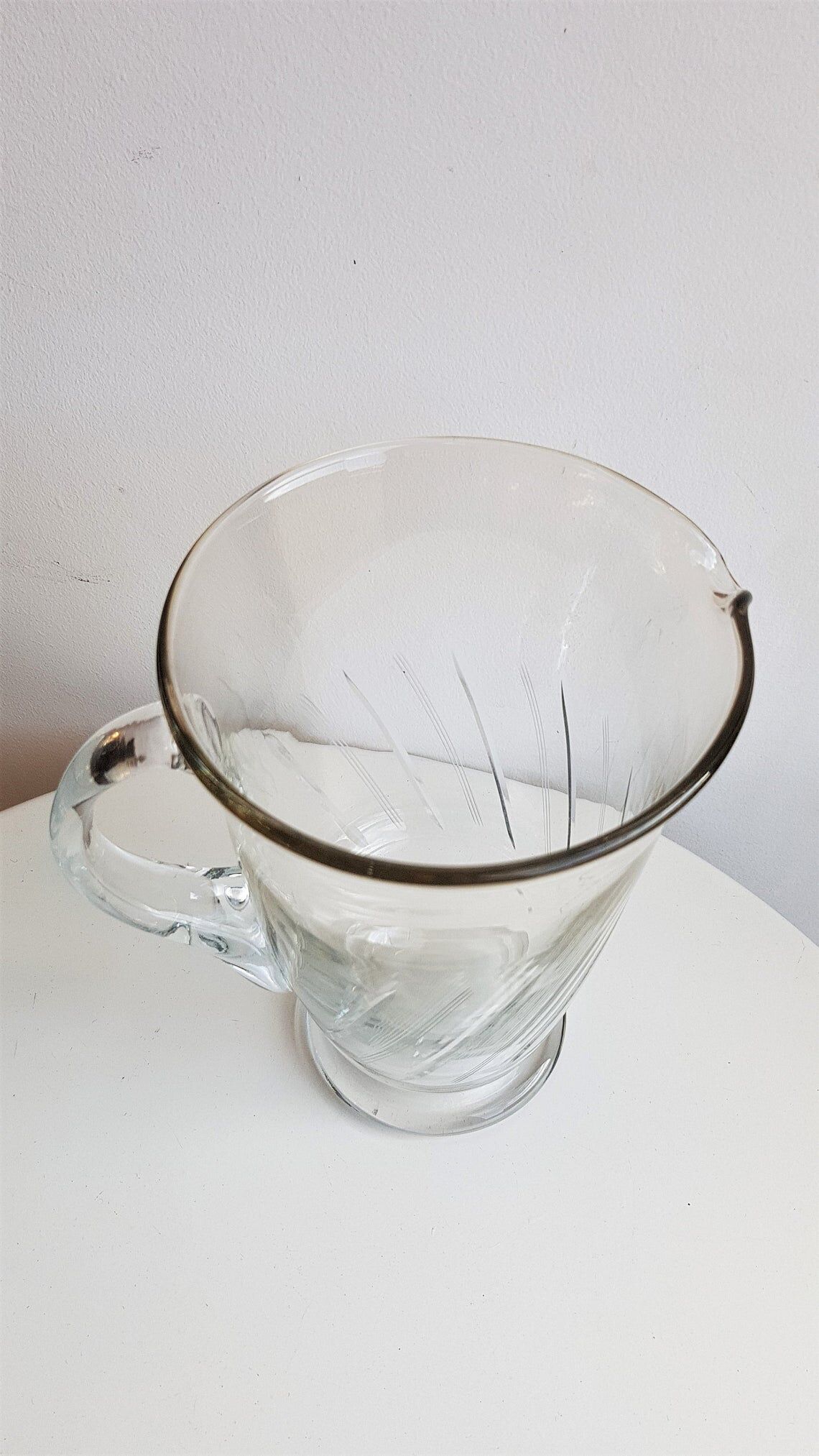 Glass carafe