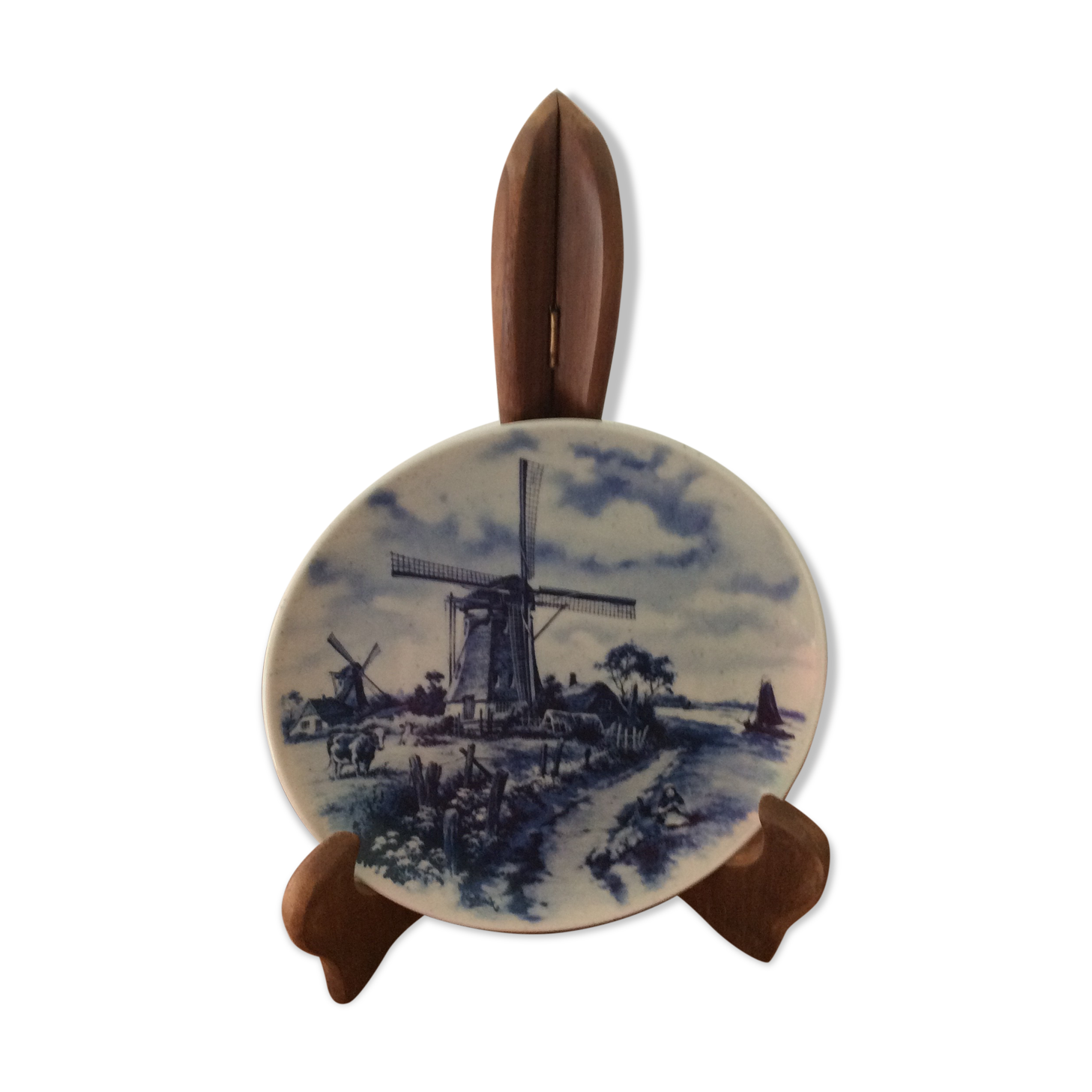 Decorative plate Delft blue decorated by hand - vintage