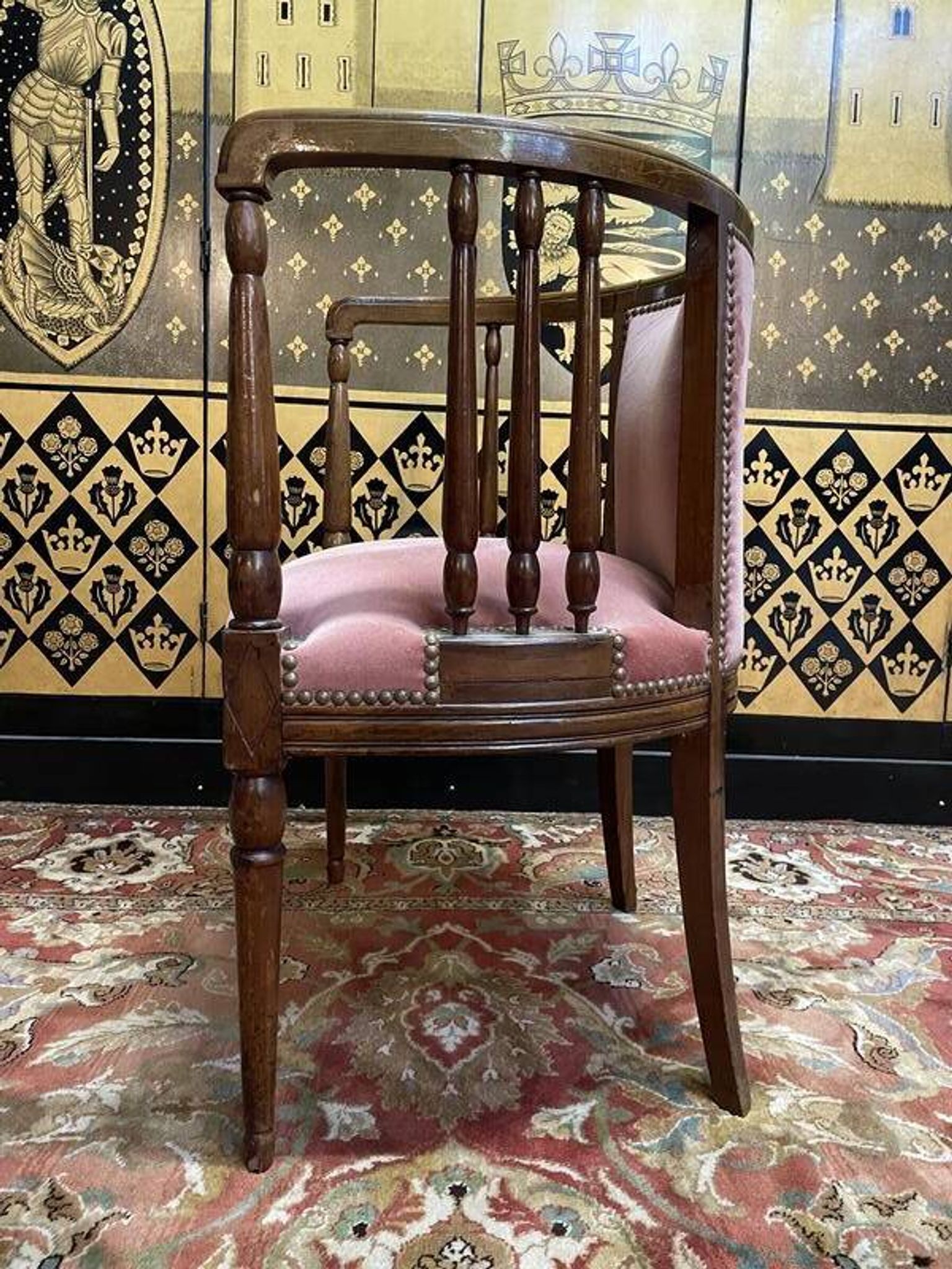 Fauteuil de bureau anglais en acajou et velours rose