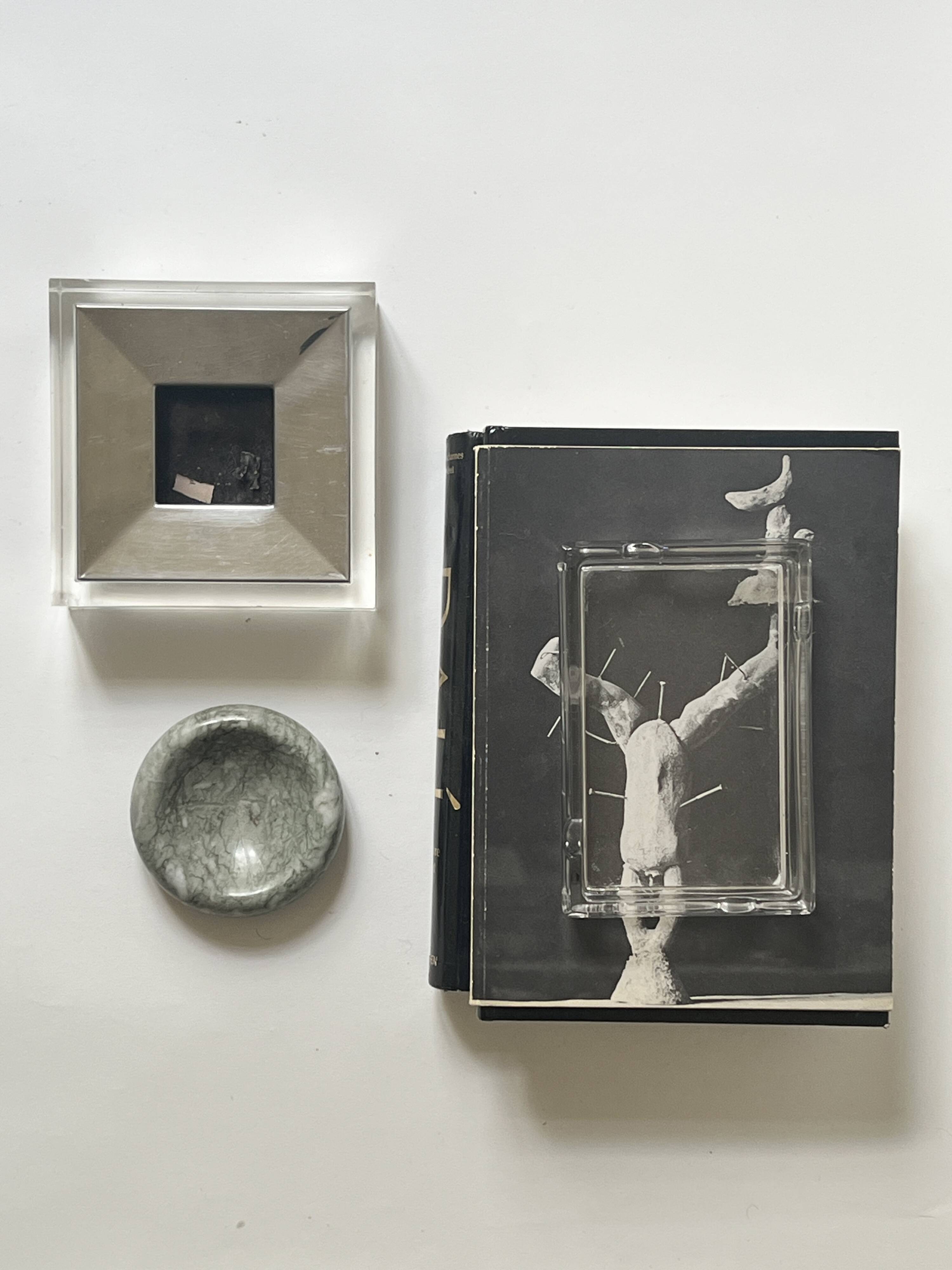 Round Italian ashtray made of hand-carved and polished green marble.