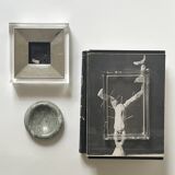 Round Italian ashtray made of hand-carved and polished green marble.