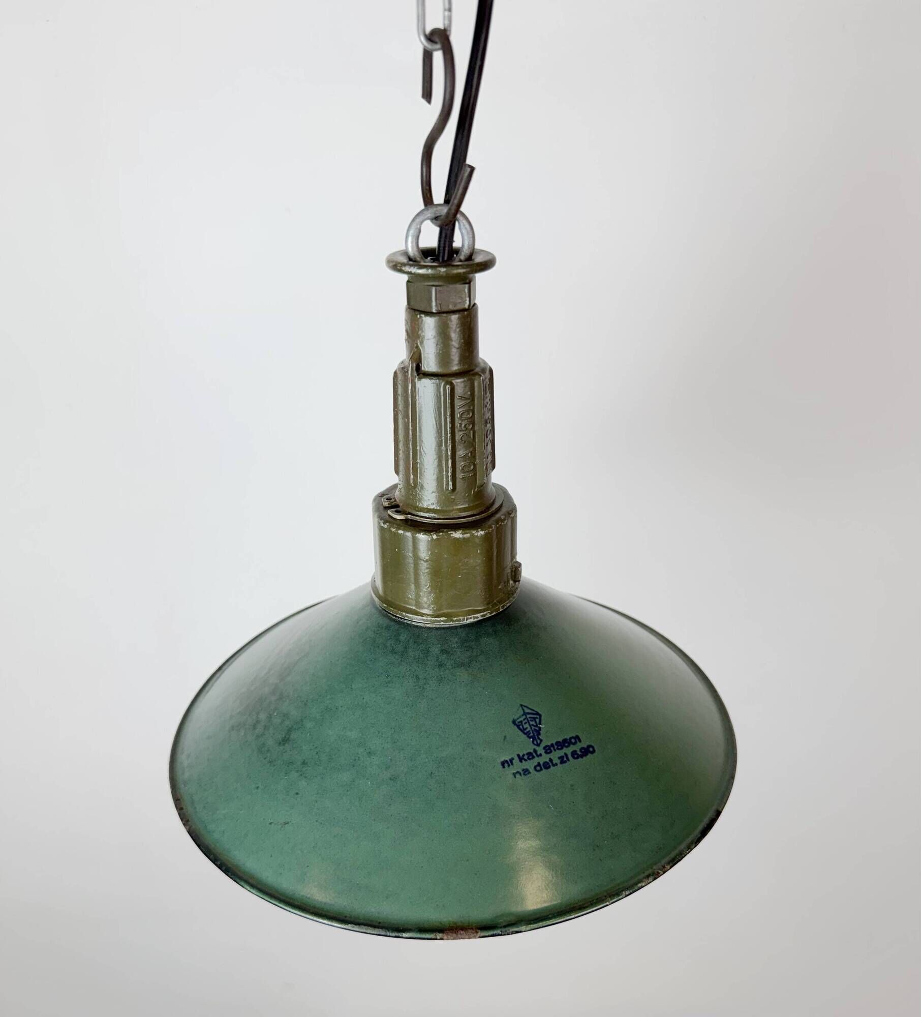 Industrial Green Enamel Military Pendant Lamp with Cast Aluminium Top, 1960