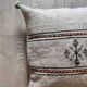 Coussin berbère gris clair fait main en coton