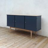 Compass feet sideboard