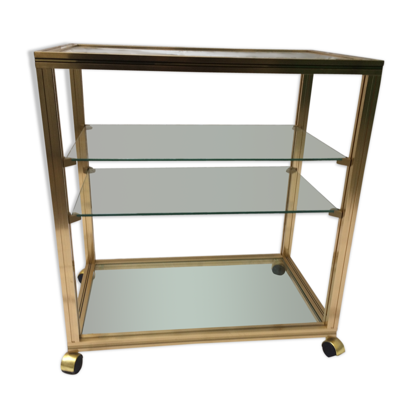 Pierre Vandel serving table