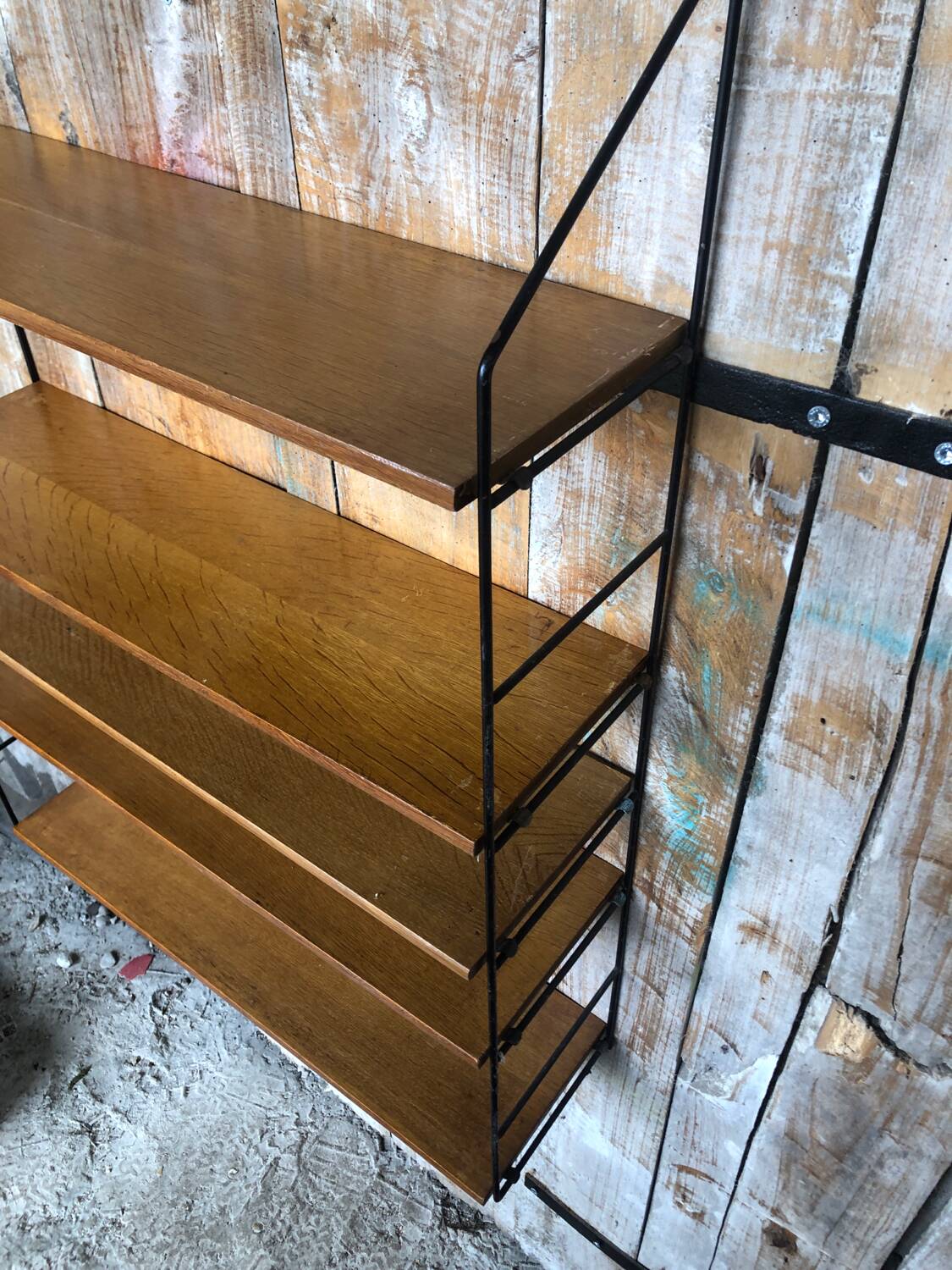 Ancienne etagère murale modulable tomado métal noir + bois clair vintage