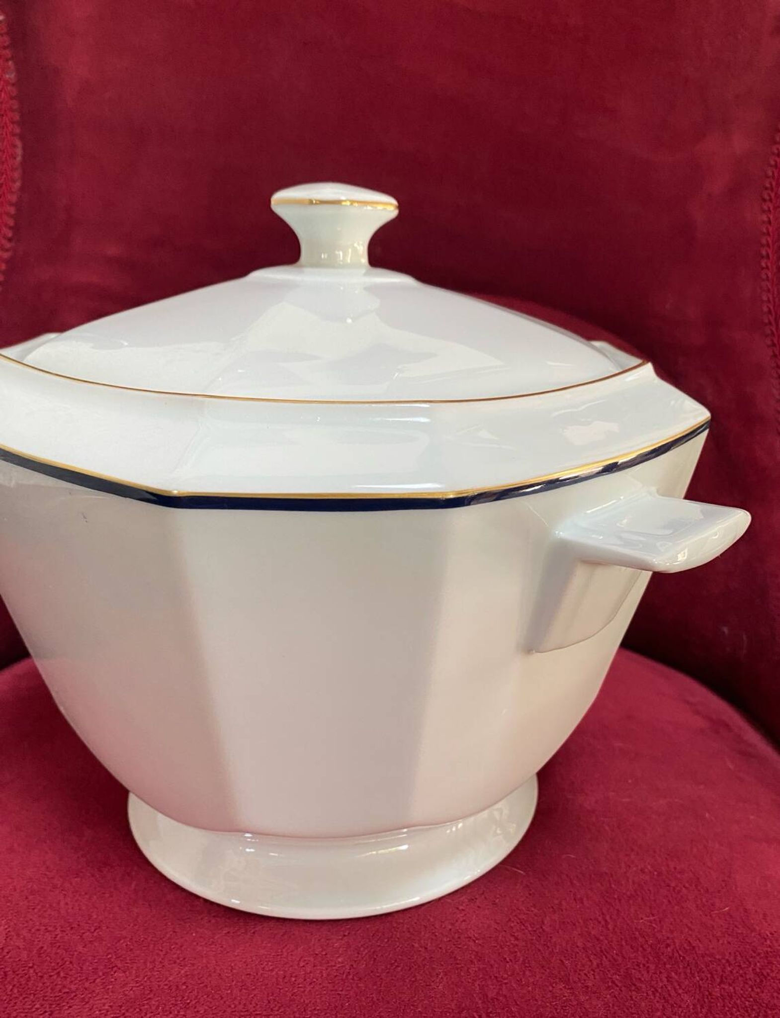 Art Deco style porcelain soup tureen