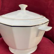 Art Deco style porcelain soup tureen