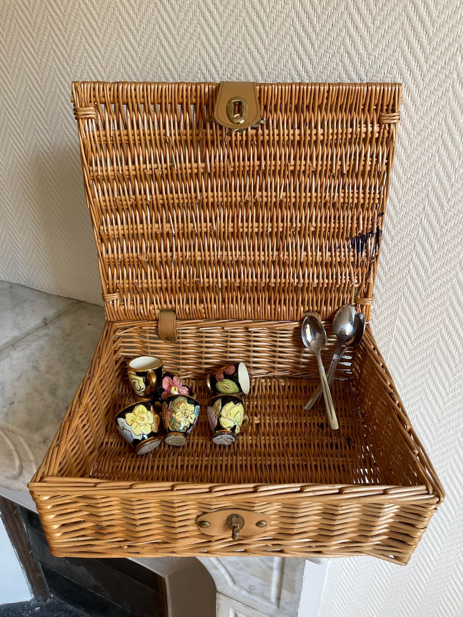 Wicker suitcase imitation leather