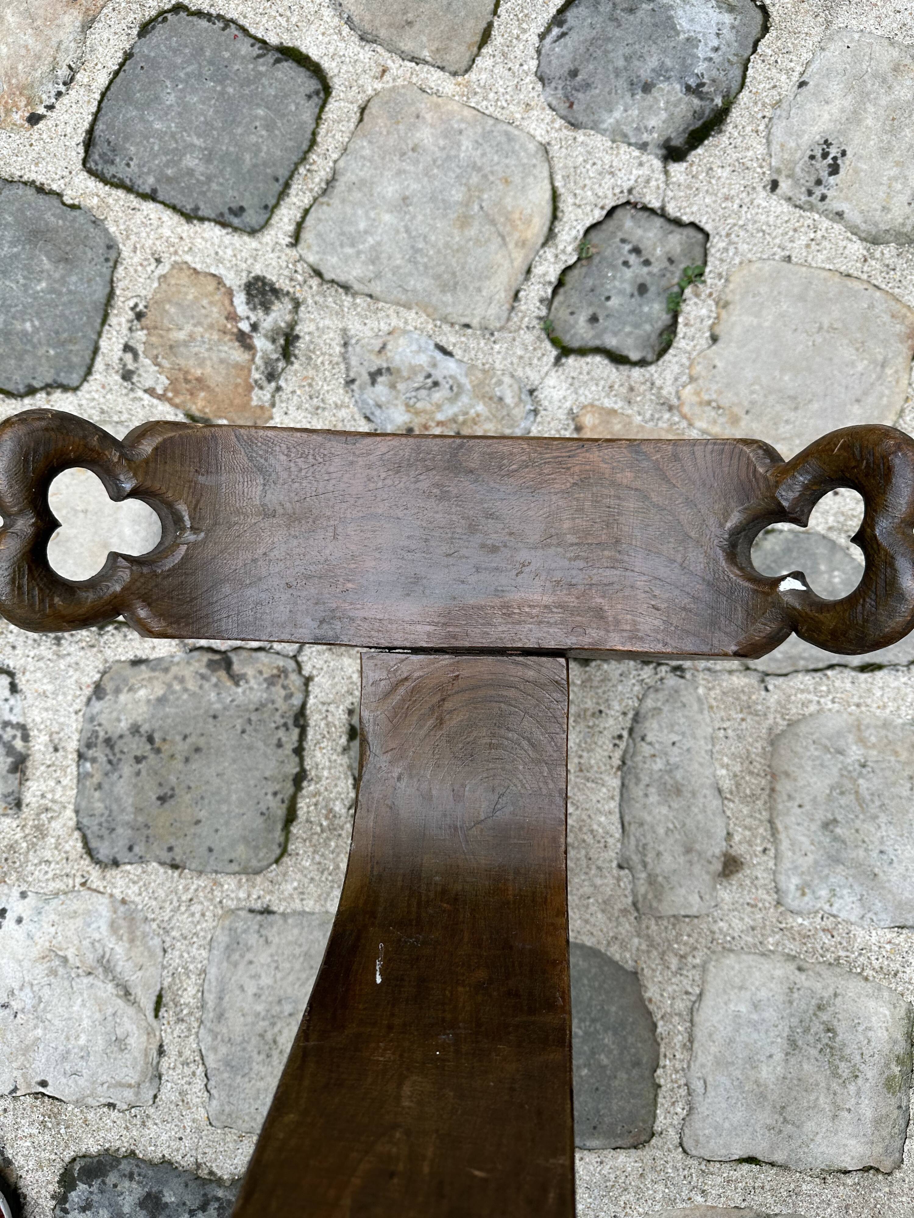 Brutalist tripod chair - Mountain chair