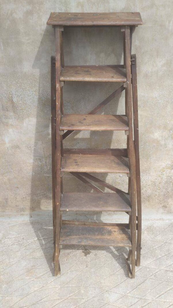 Escabeau ancien
